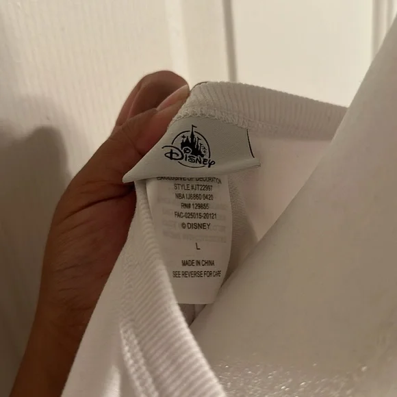 NWT Walt Disney World women's crewneck sweater, size Large - Picture 4 of 7